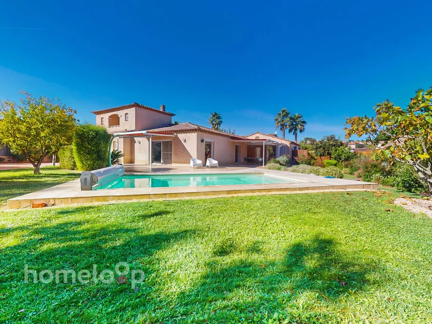 Villa familiale avec T2 indépendant – La Crau