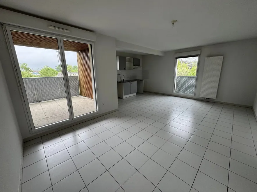 Appartement T3, 68m², terrasse, 2 places de parkings