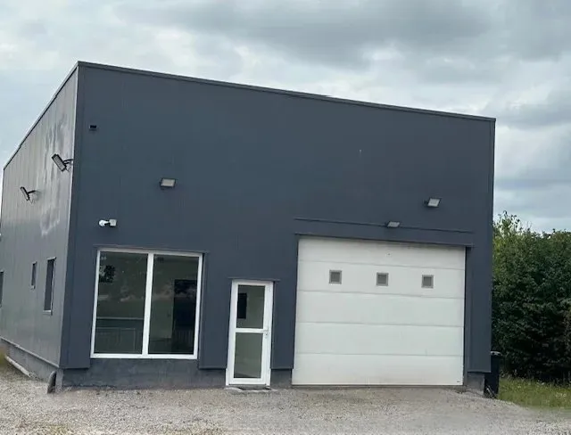 Bâtiment industriel avec fort potentiel !
