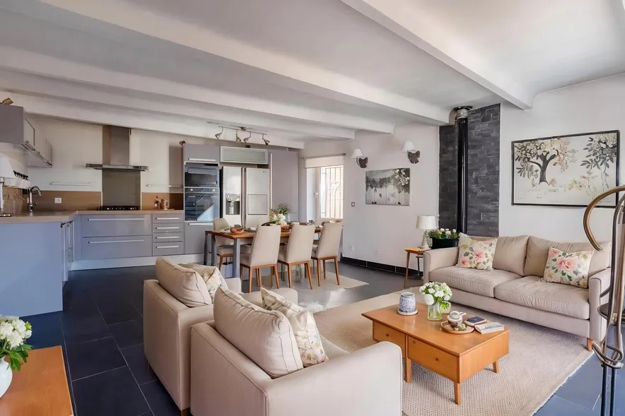 Pierrefeu-du-Var – Maison de village T4 de 92m2 rénovée avec charme