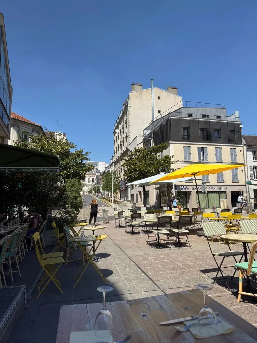 Maison de ville, sans mitoyenneté : 150 m² , 5 pièces