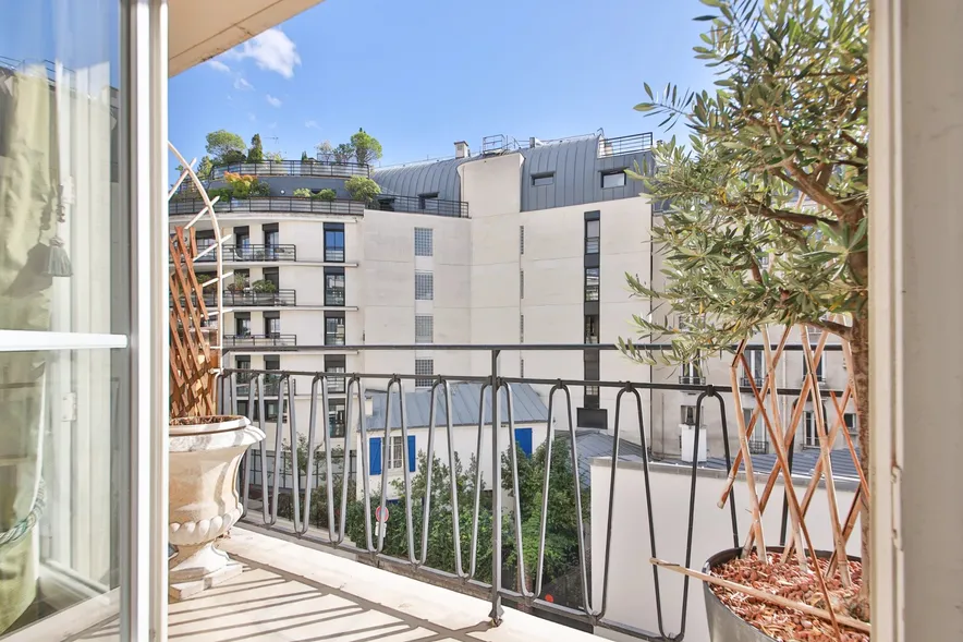 3 pièces avec balcon ensoleillé au 3ème étage avec ascenseur - Paris 17ème