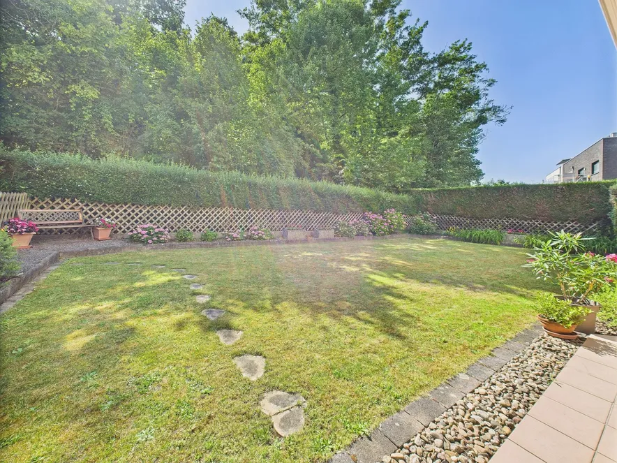 Grand Appartement (117 m²) en rez-de-jardin (200 m²)