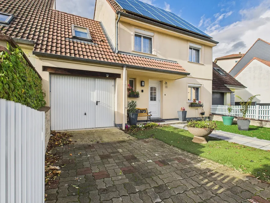 Grande maison avec piscine chauffée & studio – Parfaite pour famille !