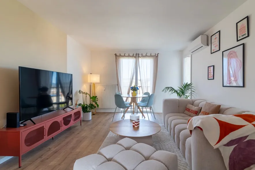 Appartement T3 rénové avec vue dégagée à Cogolin !