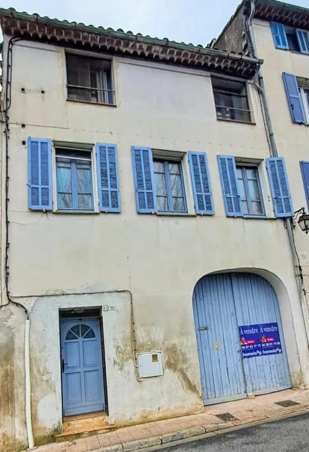 CABASSE – Cœur du Var : Charmante maison de village avec grand garage et belle terrasse ensoleillée