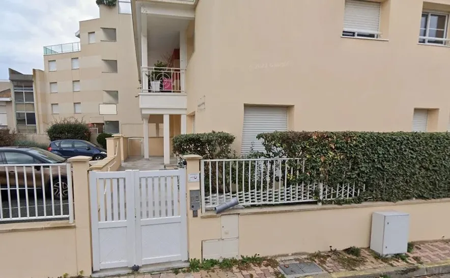 Appartement 3 pièces en souplex avec cour
