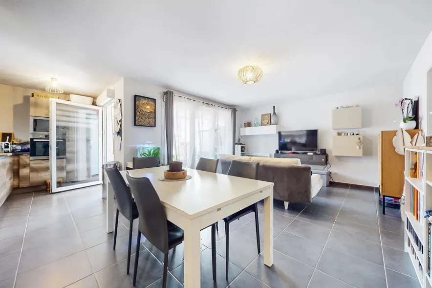 À vendre : Appartement T4 moderne au Lavandou – 80 m² avec terrasse !