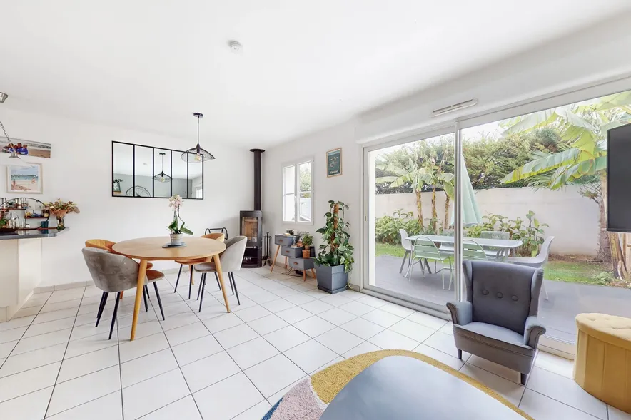 Très belle maison de 97 m² - à Saint-Rogatien