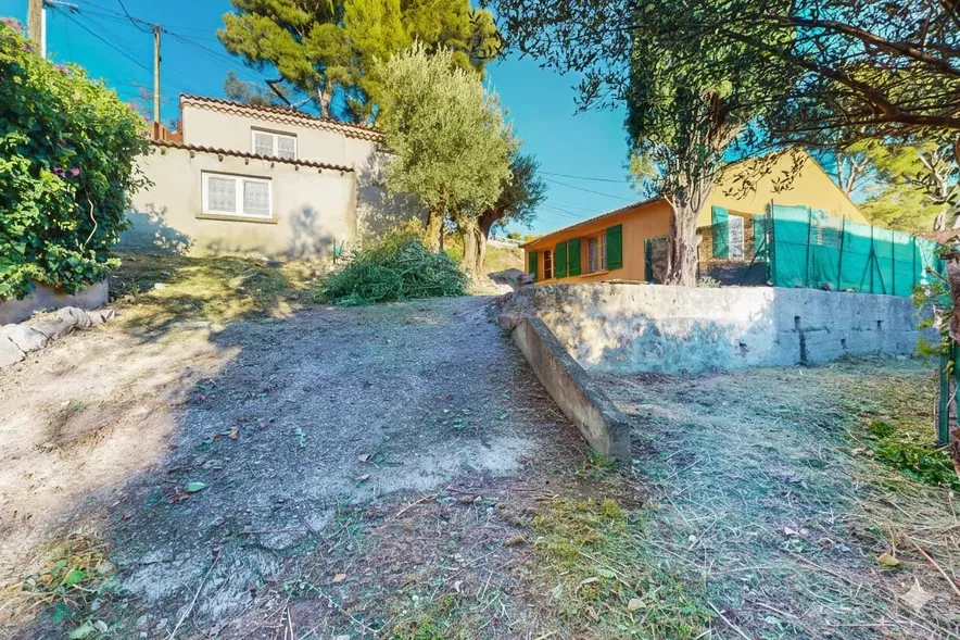 Ensemble immobilier à rénover – fort potentiel – 2 maisons sur parcelle divisible