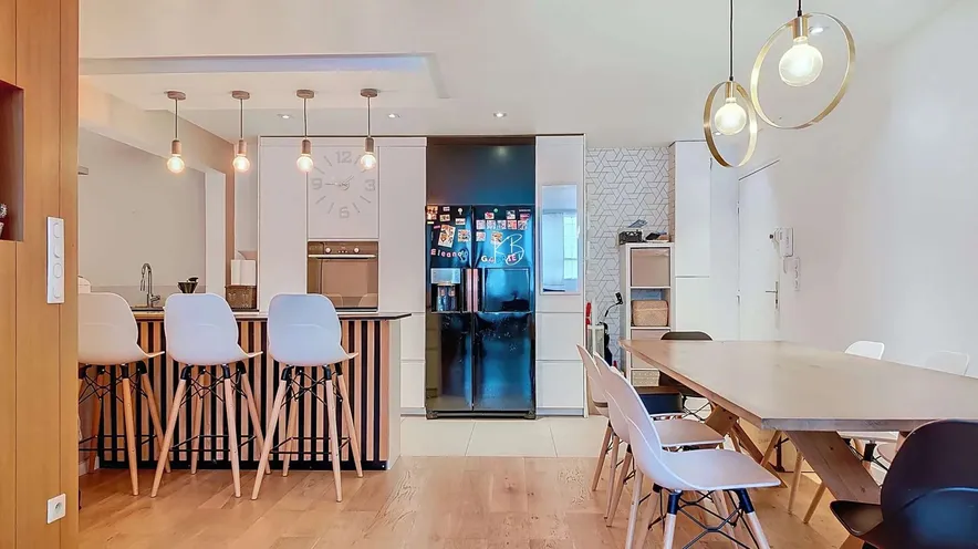 CHAVILLE – DUPLEX 120m² - SEJOUR 48m² - 3 CHAMBRES – 3 SALLES D’EAU – 1 PARKING – BEAUX VOLUMES - LUMINEUX