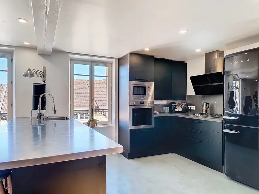 RAMBOUILLET HYPER CENTRE-VILLE – MAISON DE VILLE AVEC TERRASSE – STUDIO LOUÉ