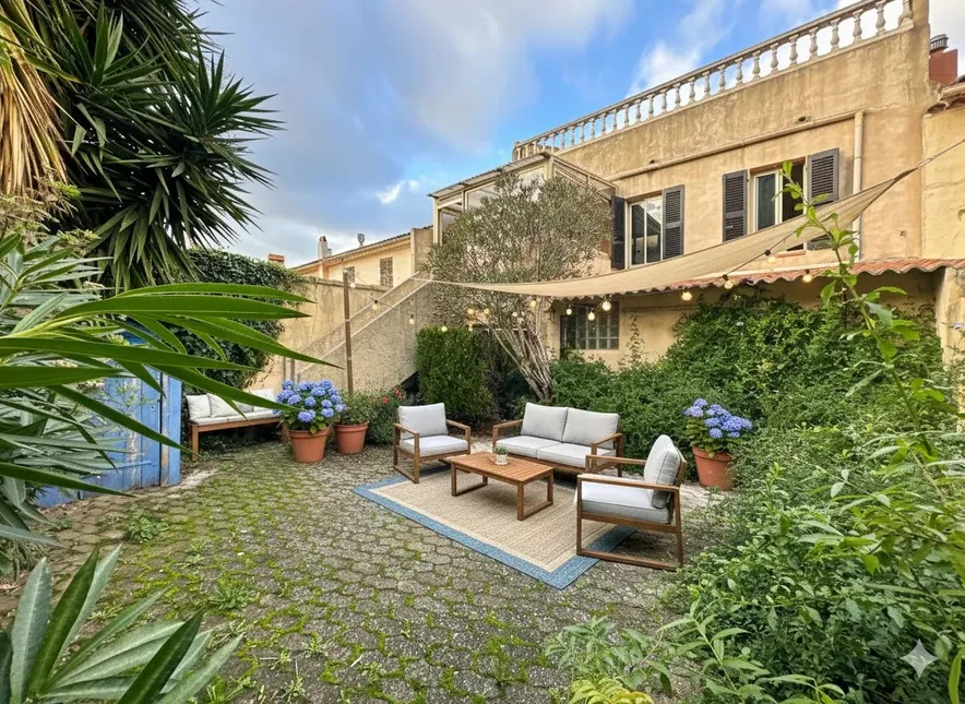 LE PRADET (83220) - EXCLUSIVITÉ - APPARTEMENT/ VILLA DUPLEX T5 AVEC JARDIN PRIVATIF ET TERRASSE EN CŒUR DE VILLE